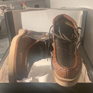 *El general *. GENUINE Ostrich and snake skin